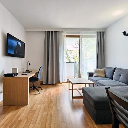 Old Town Plaza Apartment Краков Экстерьер фото